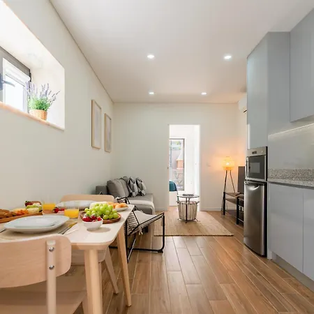 Cozy With Pool Near Airport By Hostwise Appartamento Moreira (Porto)