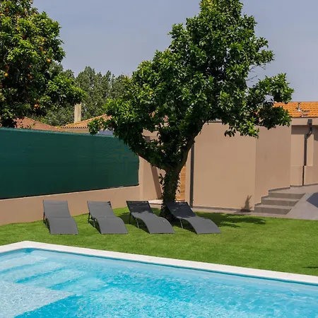 Cozy With Pool Near Airport By Hostwise