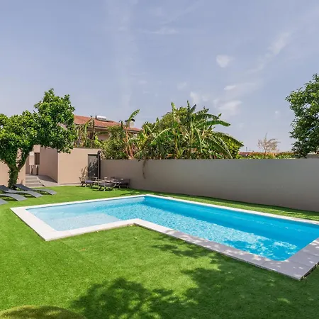 Appartamento Cozy With Pool Near Airport By Hostwise