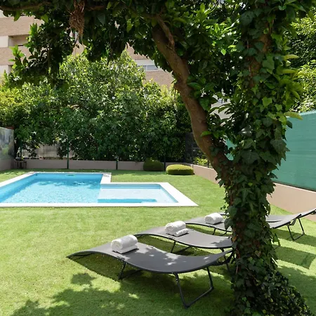 Appartamento Cozy With Pool Near Airport By Hostwise *