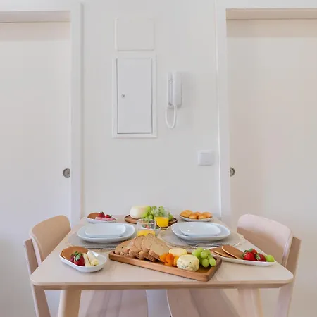 Cozy With Pool Near Airport By Hostwise Appartamento Moreira (Porto)